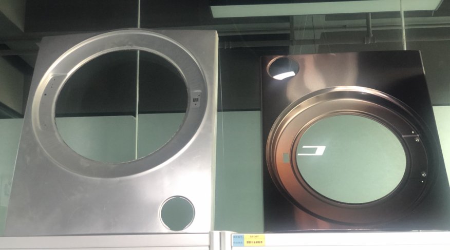 黒色ウェット塗装の家電パネル